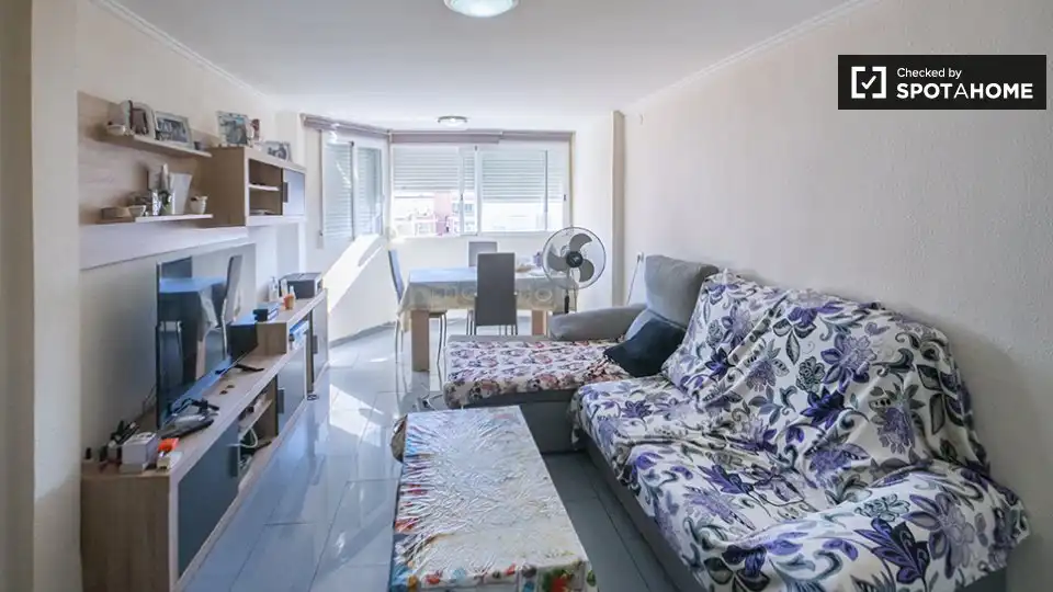 Living room of Flat for rent in Paterna  with Air Conditioner, Heating and Furnished