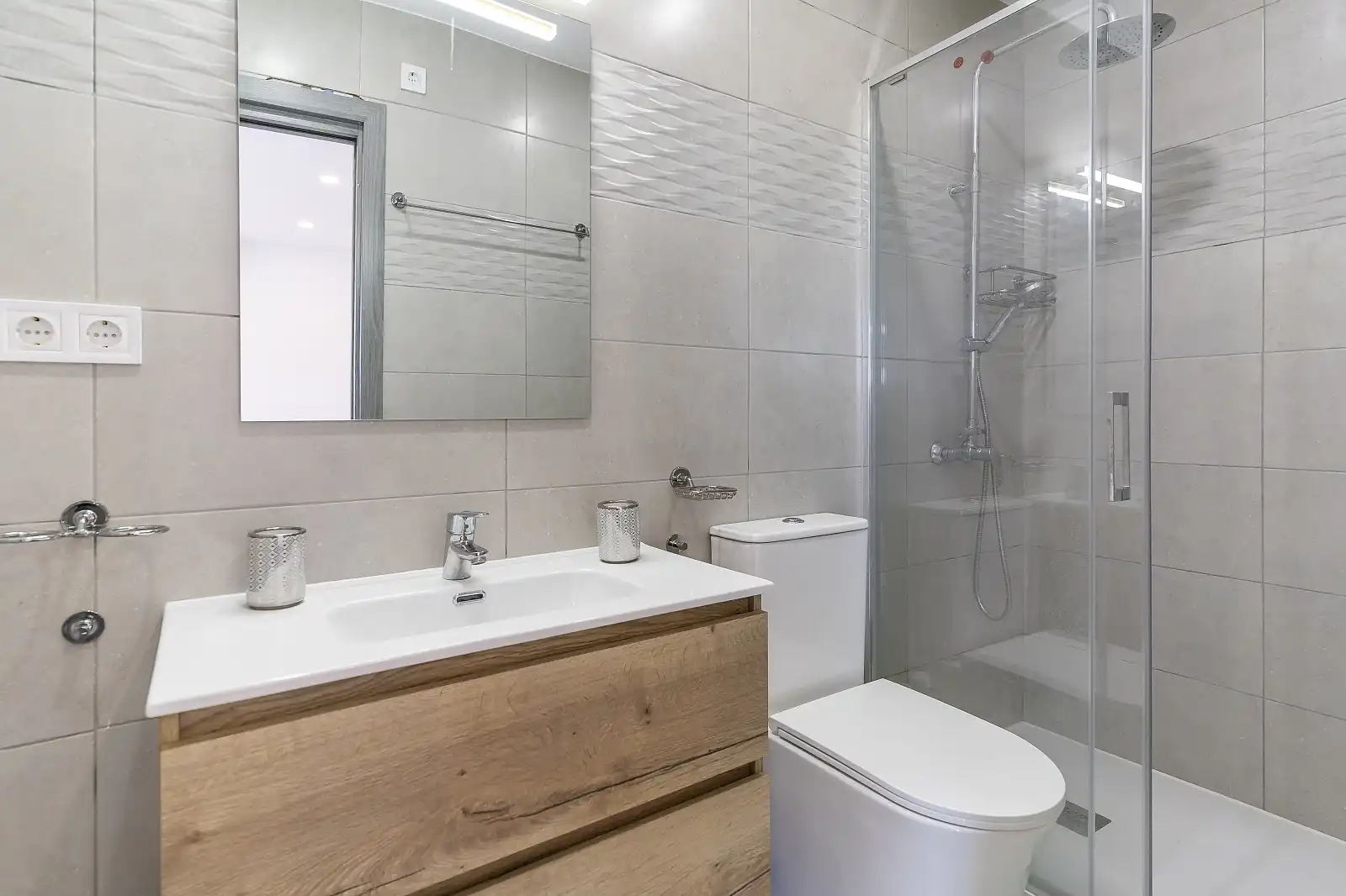 Bathroom of Houses for sale in Benalmádena  with Air Conditioner, Terrace and Swimming Pool