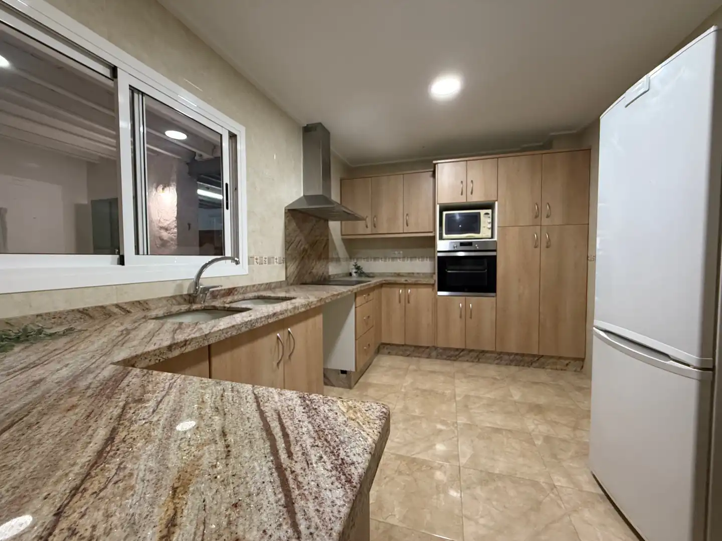 Cocina de Casa adosada en venta en La Pobla del Duc con Aire acondicionado, Terraza y Amueblado
