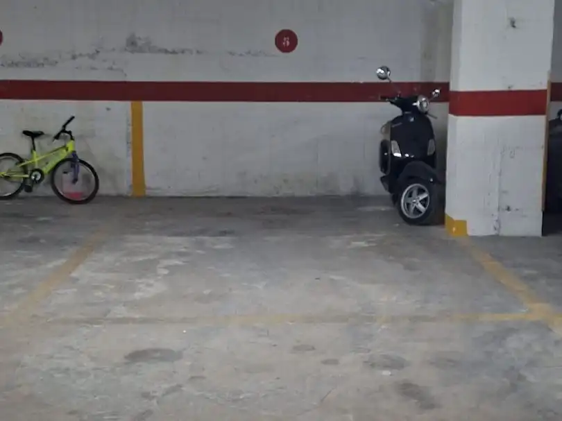Parkplatz von Garage zum Verkauf in Jaén