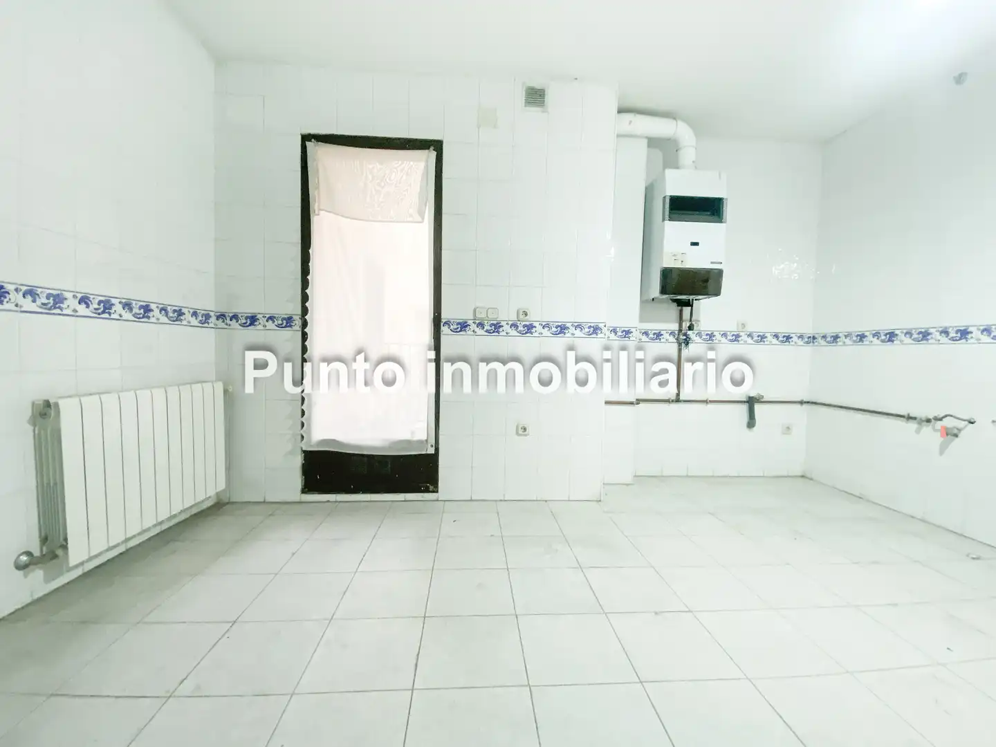 Kitchen of Flat for sale in Valladolid  with Heating, Parquet flooring and Terrace