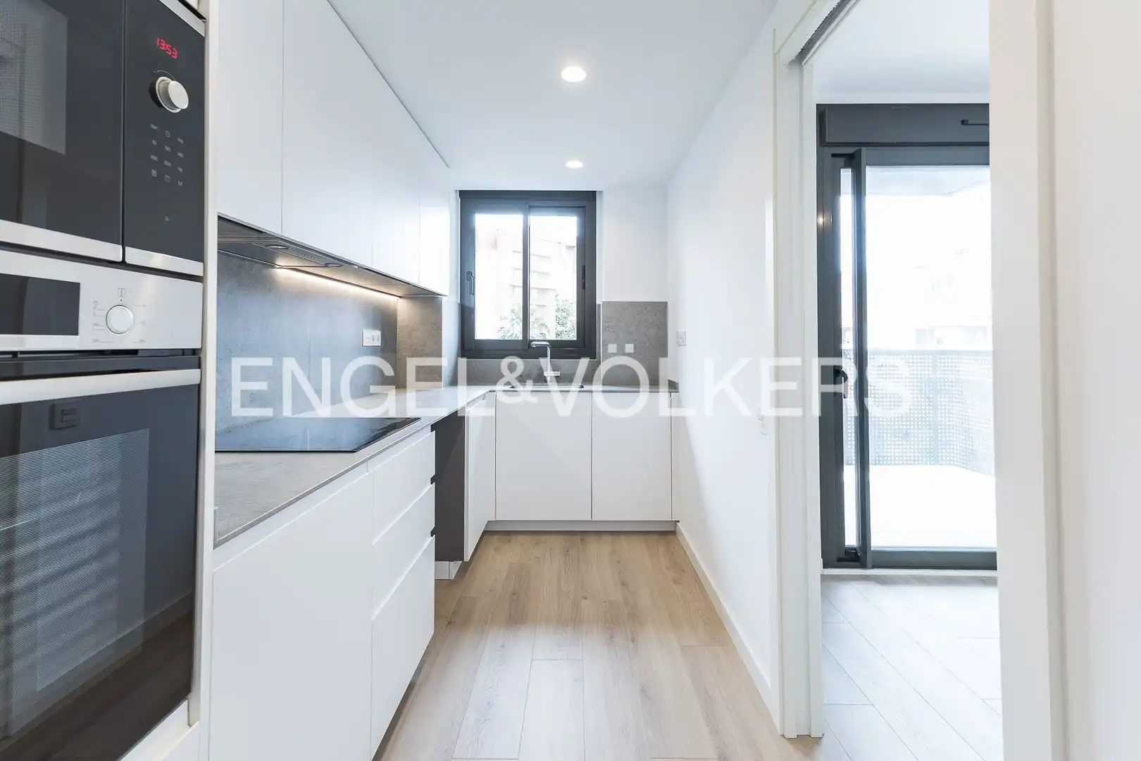 Kitchen of Flat for rent in Esplugues de Llobregat  with Air Conditioner, Heating and Parquet flooring