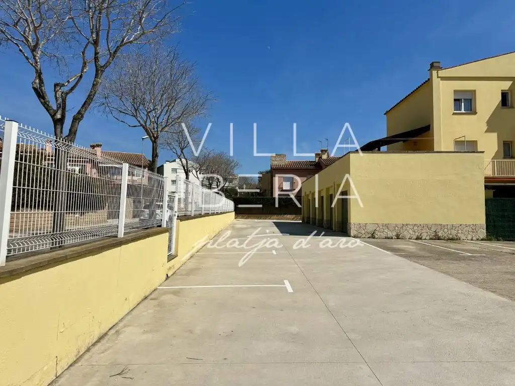 Vista exterior de Apartamento en venta en Castell d'Aro, Platja d'Aro i s'Agaró con Calefacción y Terraza