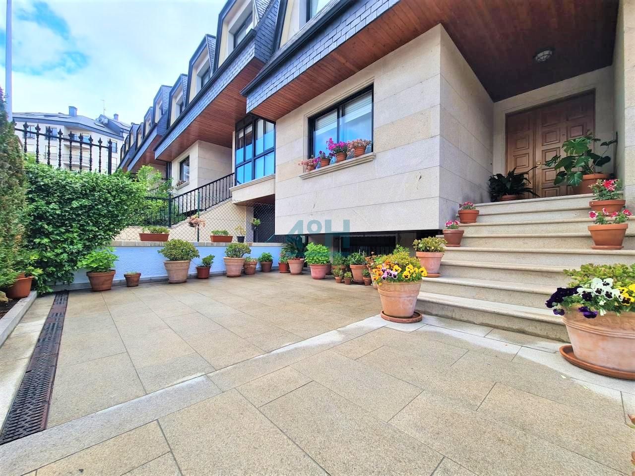 Exterior view of House or chalet for sale in Ourense Capital   with Heating, Parquet flooring and Terrace