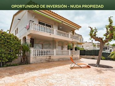 Casa con balcone in vendita a Carrer de Josep Puig i Cadafalch