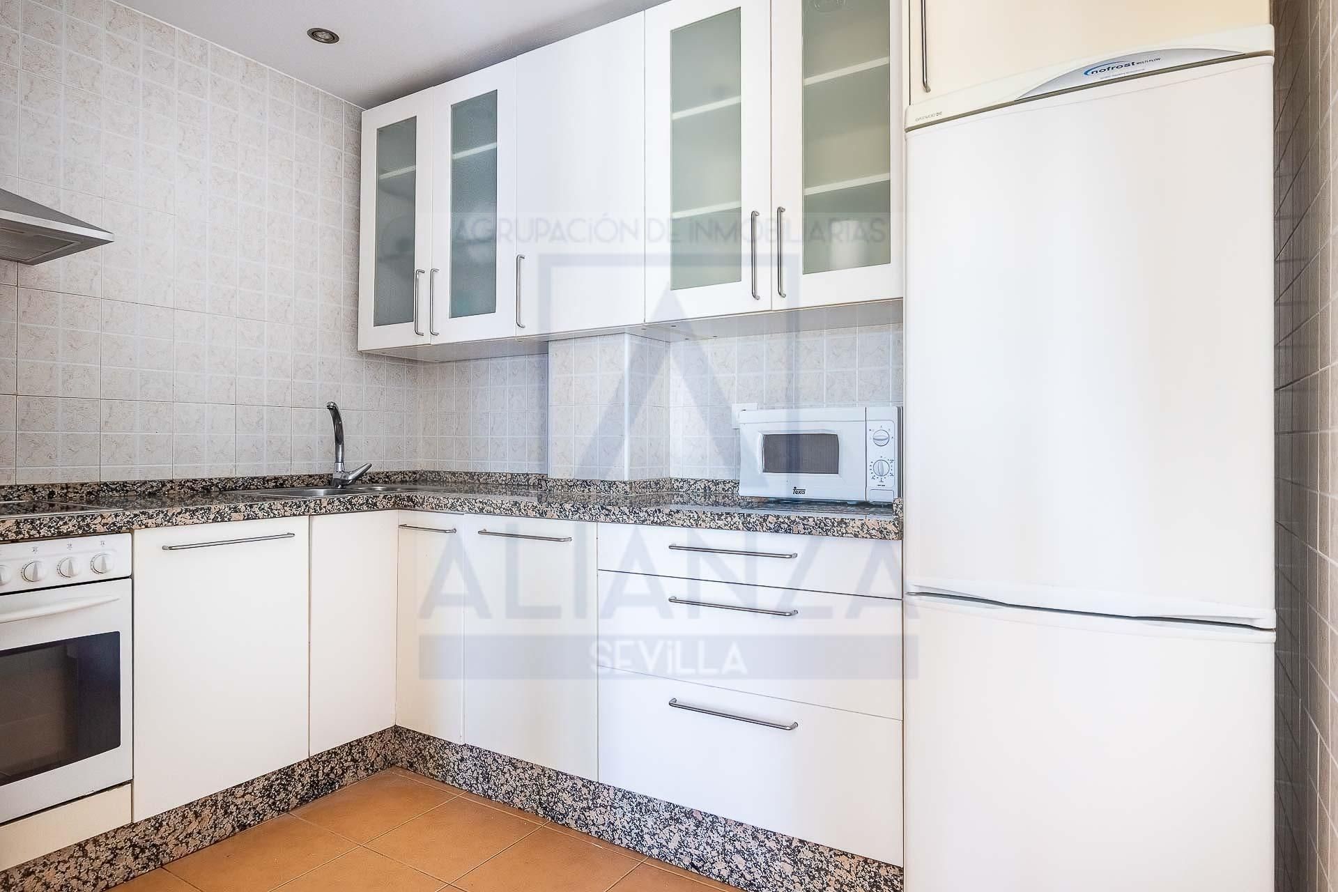 Cocina de Dúplex en venta en La Algaba con Aire acondicionado, Terraza y Trastero