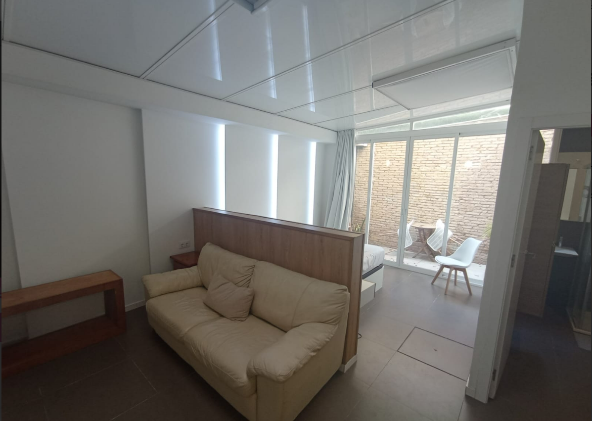 Planta baja de alquiler en  Valencia Capital con Aire acondicionado, Terraza y Amueblado