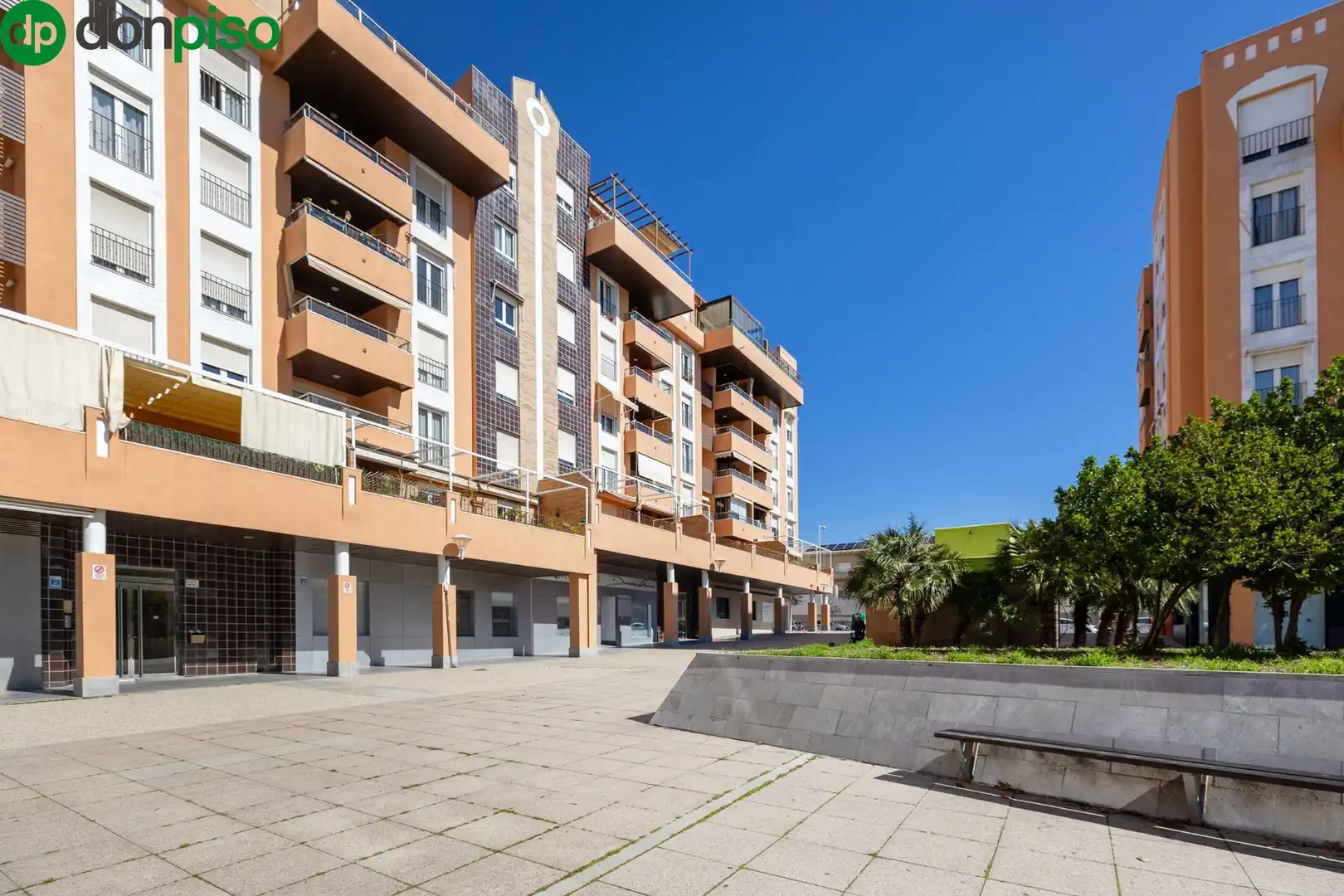 Exterior view of Flat for sale in Granada  with Air Conditioner, Heating and Terrace