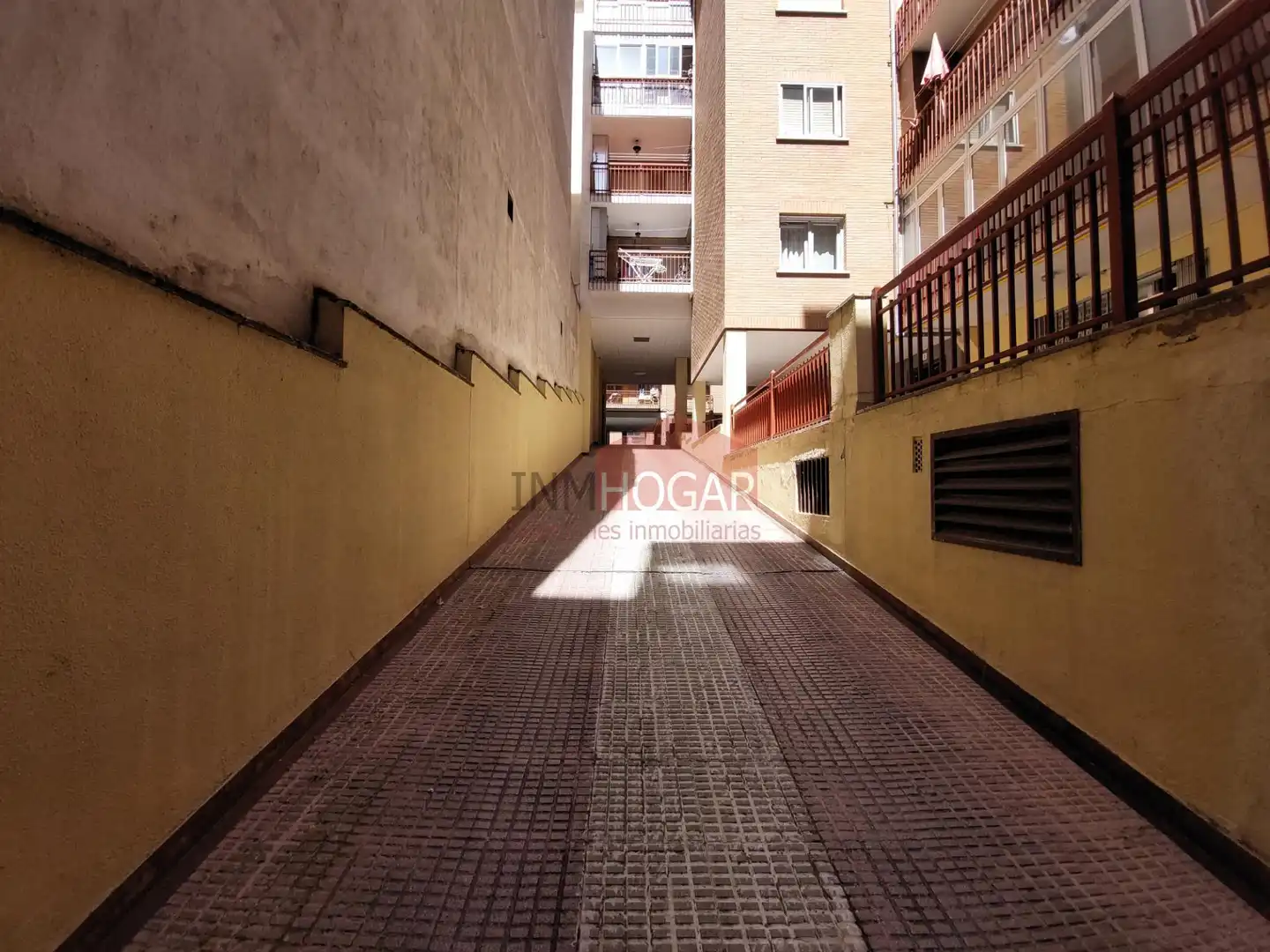 Piso en venta en Ávila con Calefacción, Terraza y Trastero