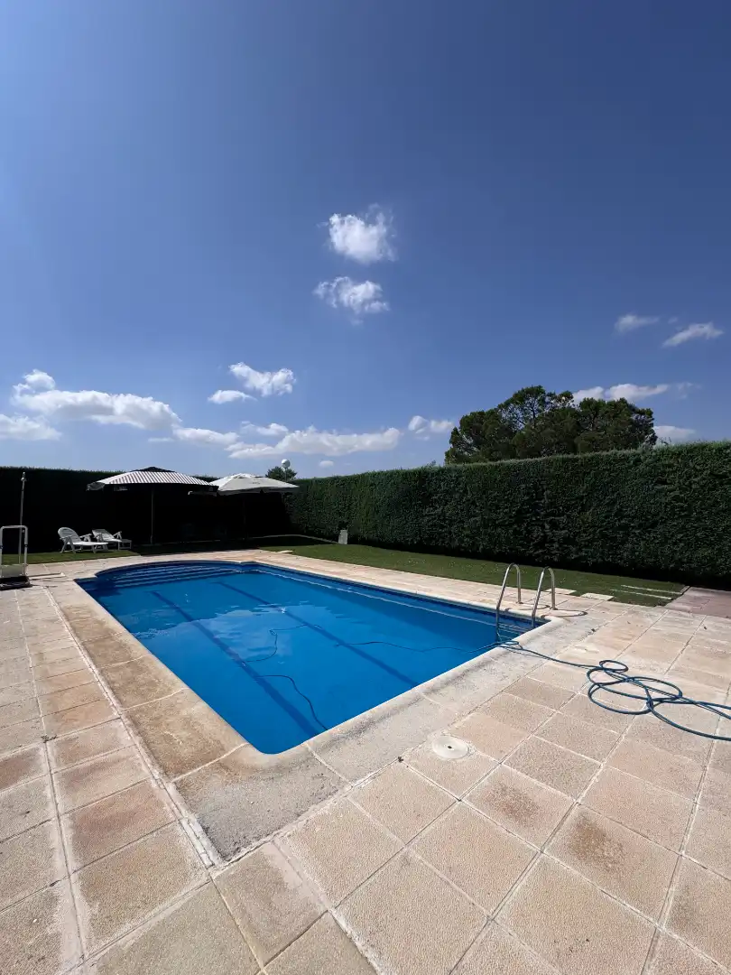 Piscina de Casa o xalet en venda en Illana amb Aire condicionat, Calefacció i Jardí privat
