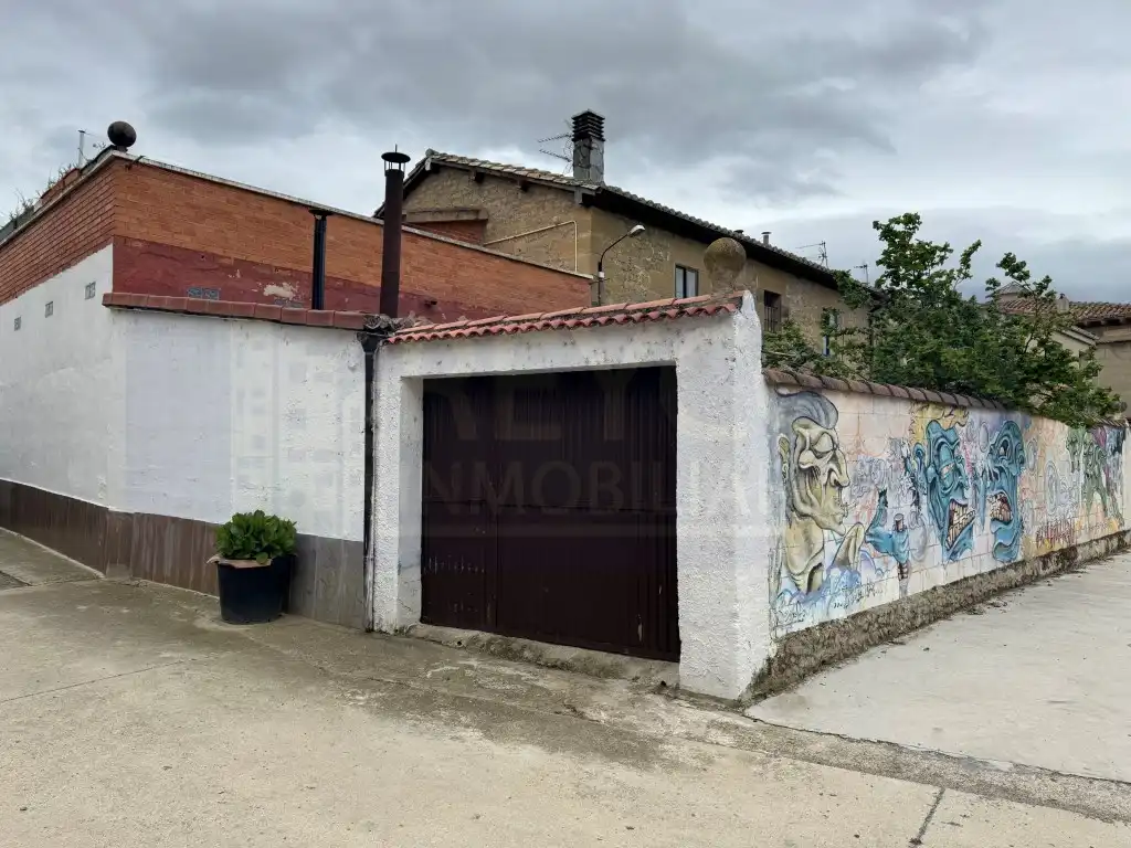 Vista exterior de Casa o xalet en venda en Baños de Rioja