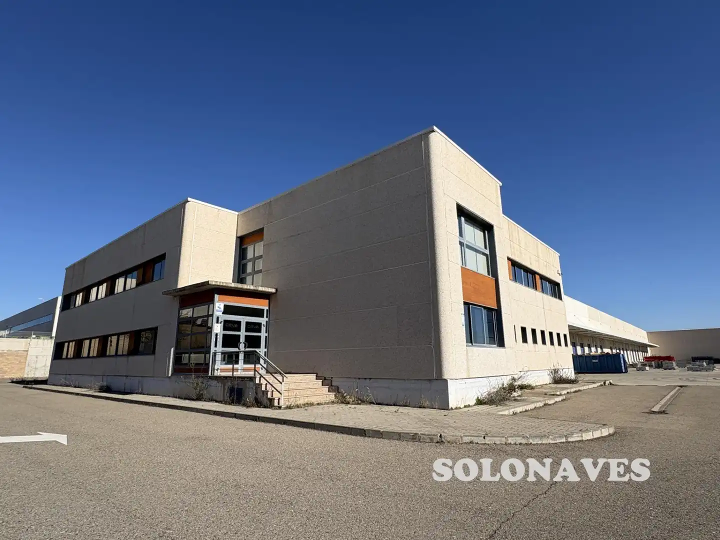 Vista exterior de Nave industrial de alquiler en La Muela