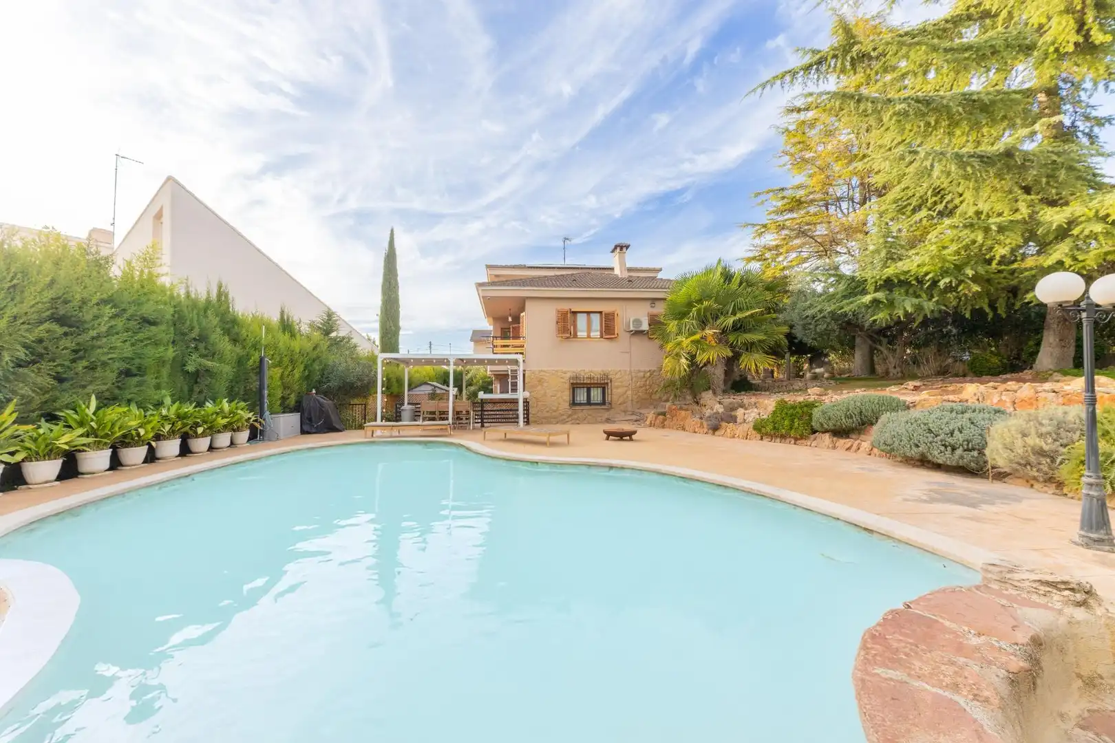 Piscina de Casa o xalet en venda en Requena amb Jardí privat, Terrassa i Piscina