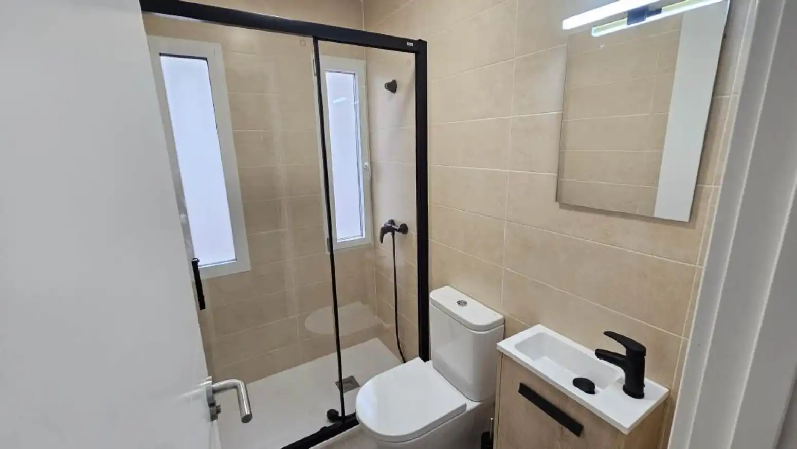 Badezimmer von Wohnung zur Miete in Salamanca mit Heizung, Möbliert und Balkon