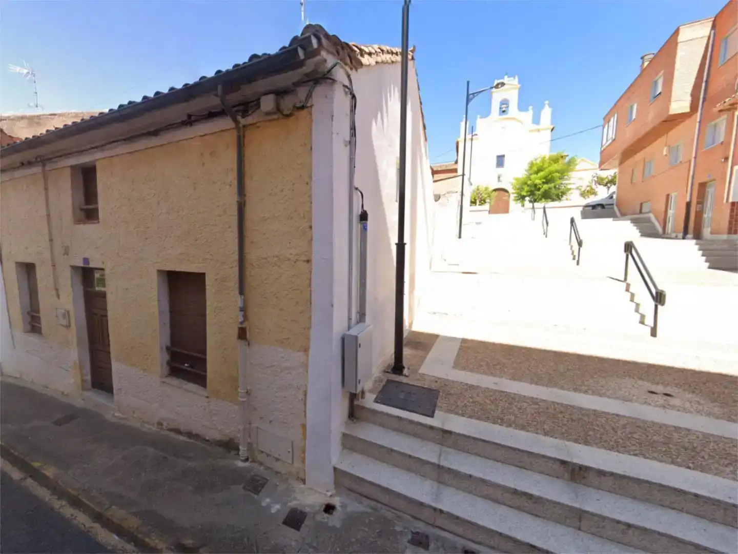 Vista exterior de Planta baja en venta en Sahagún