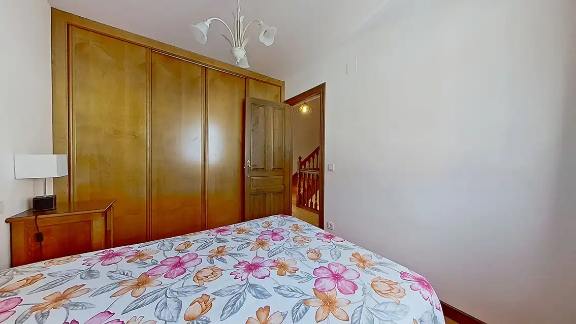 Dormitori de Casa adosada en venda en Isaba / Izaba amb Calefacció, Moblat i Balcó