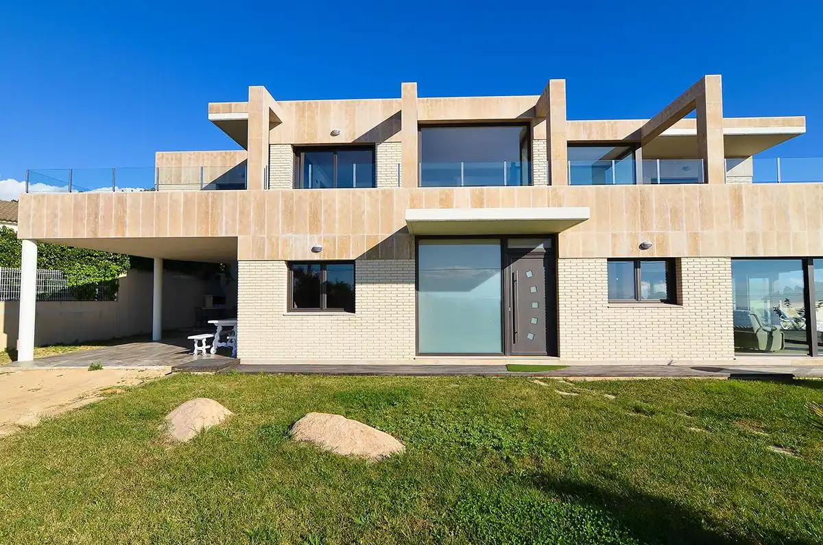Vista exterior de Casa o chalet en venta en Lloret de Mar con Jardín privado, Terraza y Piscina
