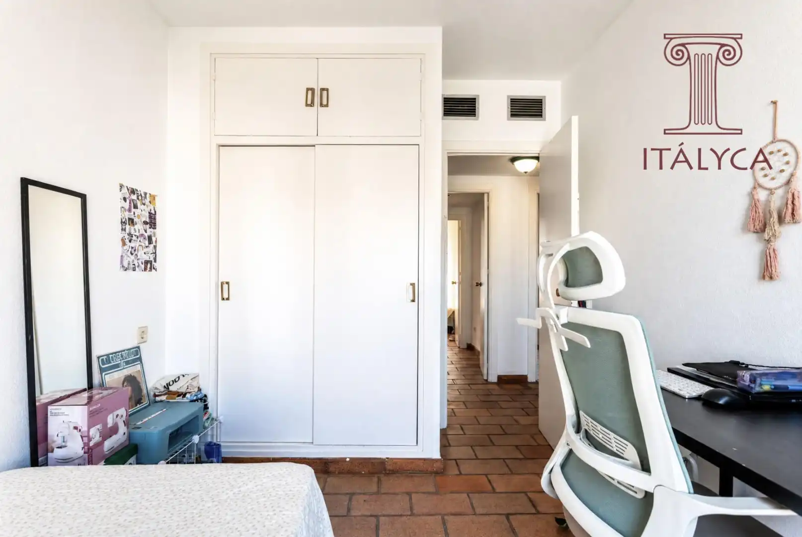 Bedroom of Flat for sale in Sevilla  with Air Conditioner, Heating and Terrace
