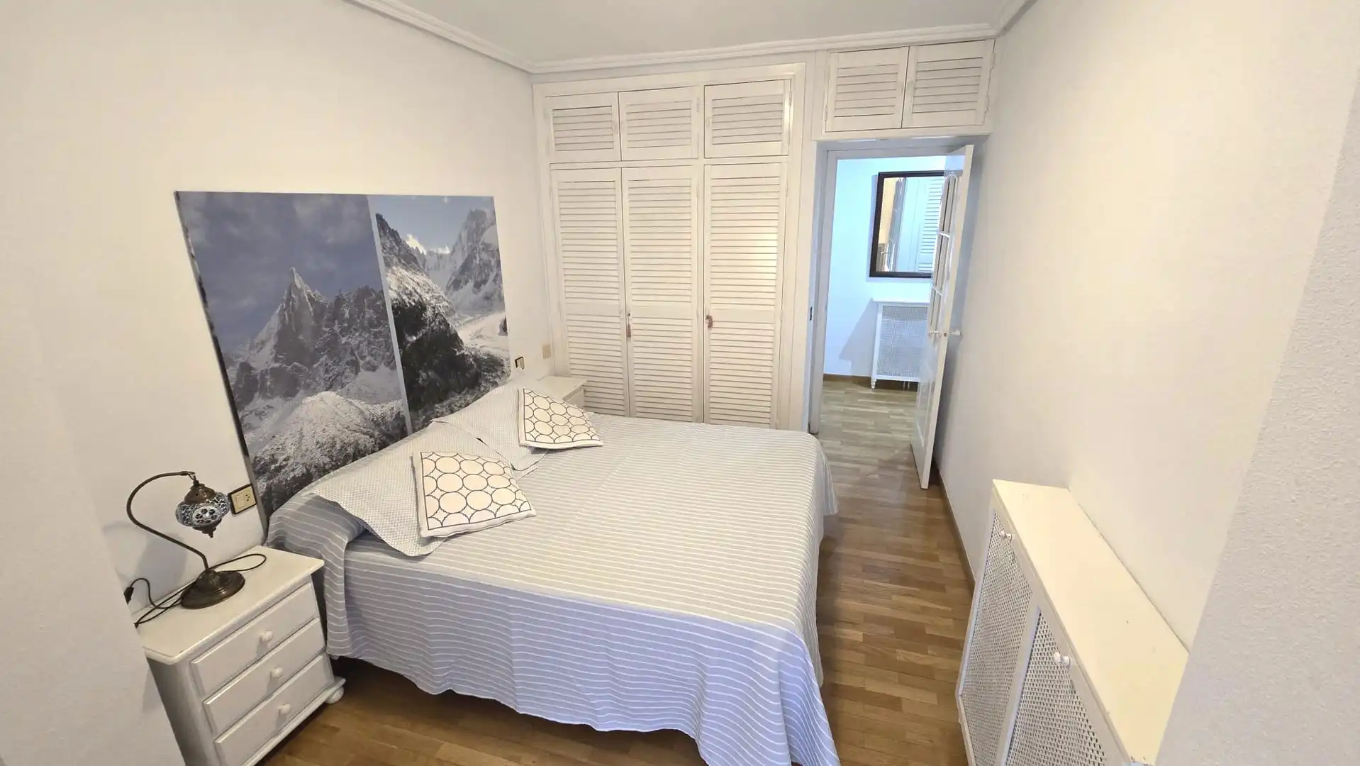 Dormitori de Apartament de lloguer en Cáceres amb Aire condicionat, Calefacció i Moblat