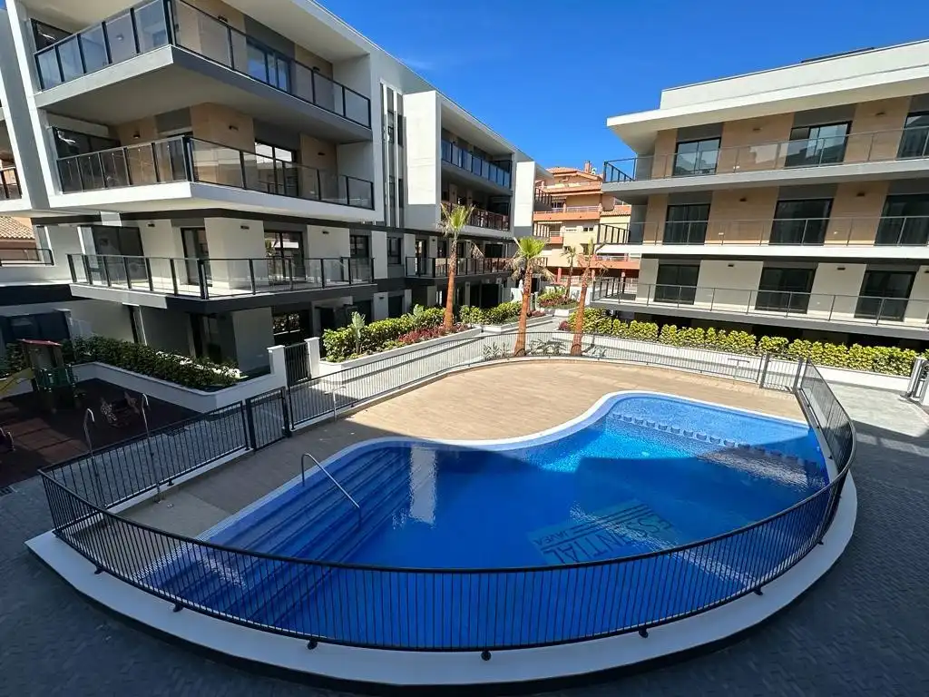 Apartament amb jardí en venda a Centro ciudad, imagen 3