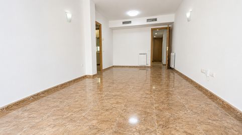 Foto 2 de Piso de alquiler en Carrer de Joan Coromines, 2, Llevant, Reus