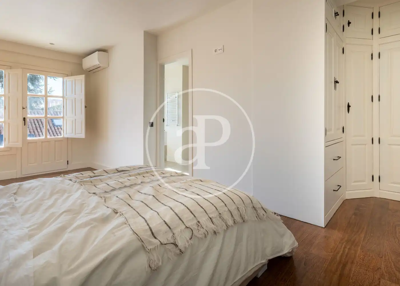 Habitación de Casa o chalet de alquiler en Madrid con Aire acondicionado, Calefacción y Jardín privado