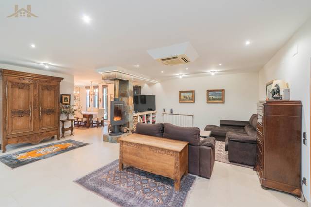 Casa-chalet en Venta en Las Vegas  - Santa María