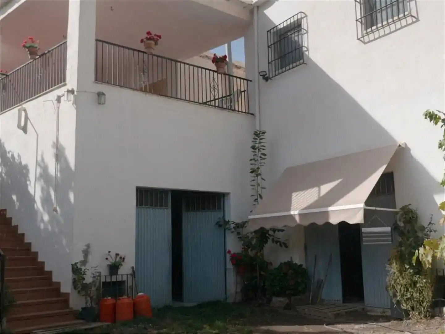 Vista exterior de Finca rústica en venda en Busquístar amb Jardí privat, Traster i Balcó