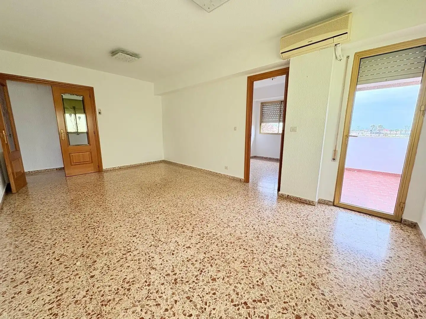 Wohnzimmer von Wohnung zum Verkauf in Sedaví mit Balkon