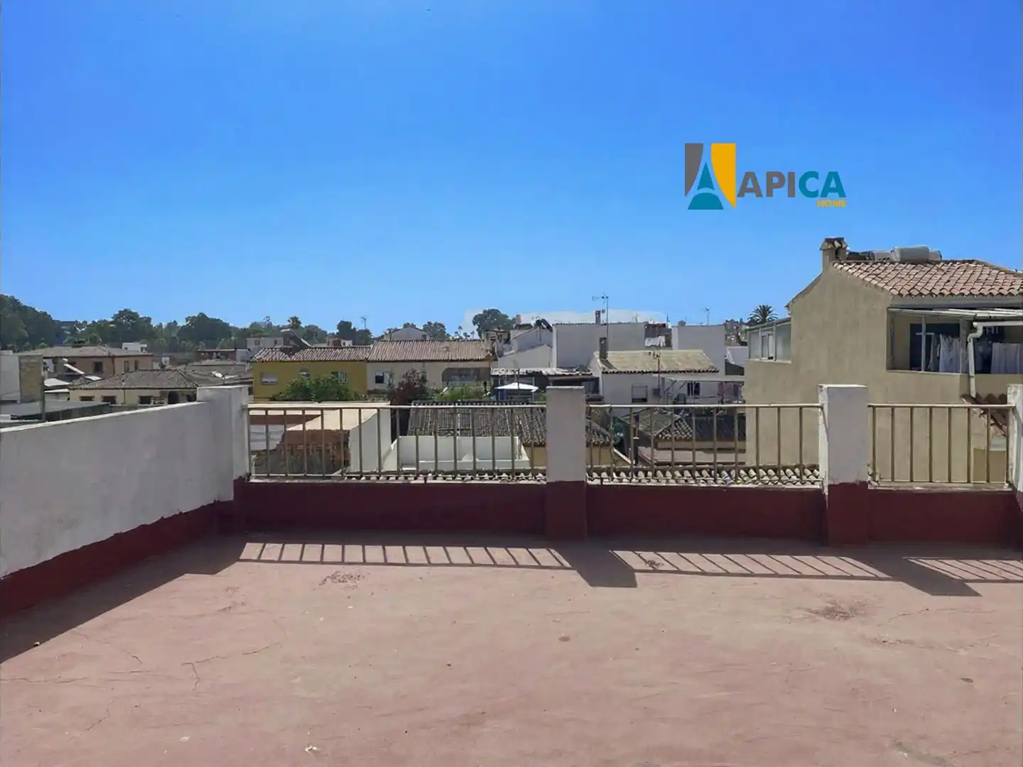 Vista exterior de Casa o xalet en venda en Los Barrios amb Aire condicionat, Calefacció i Terrassa