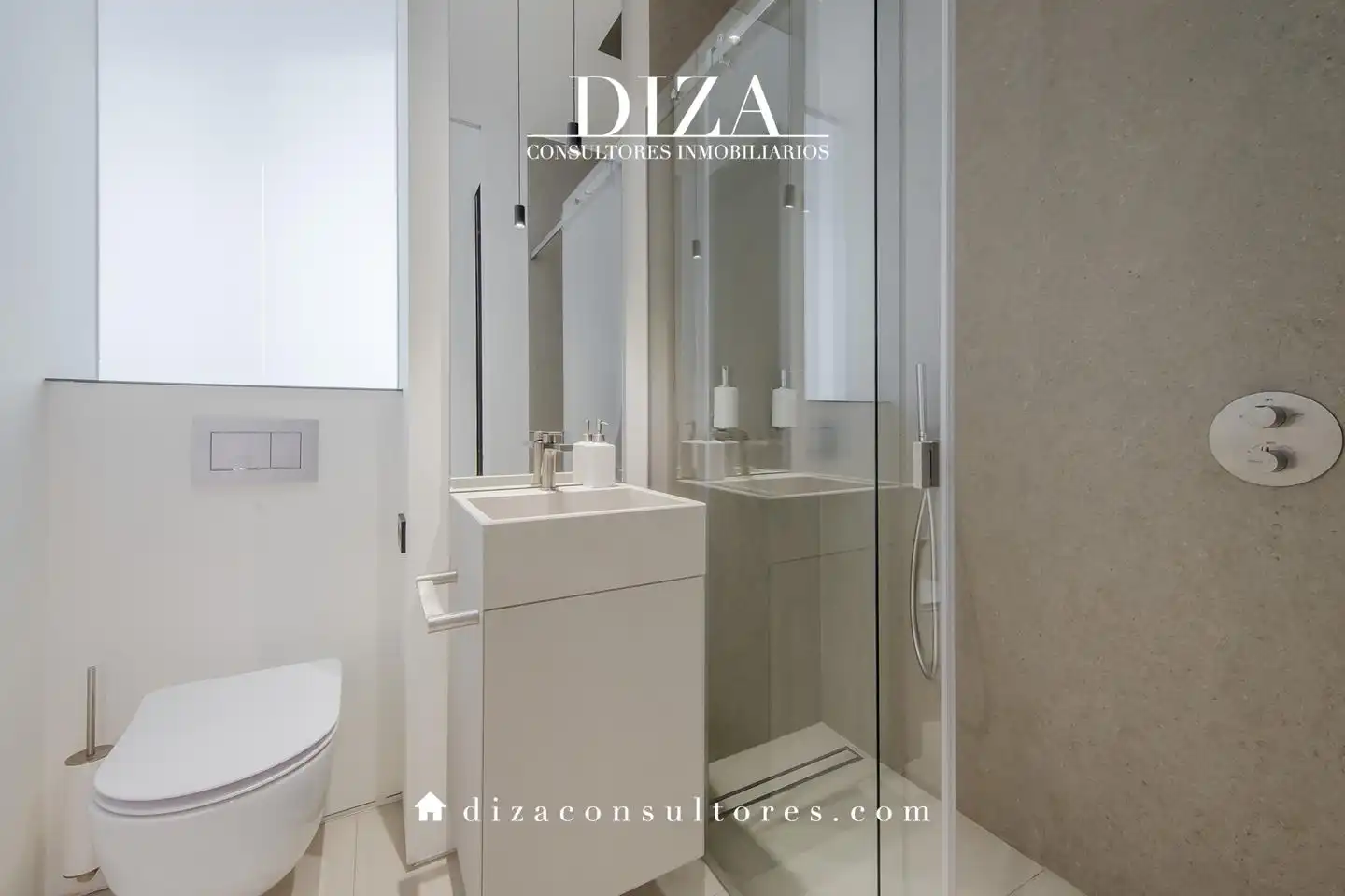 Bathroom of Attic for sale in Madrid  with Air Conditioner, Heating and Terrace