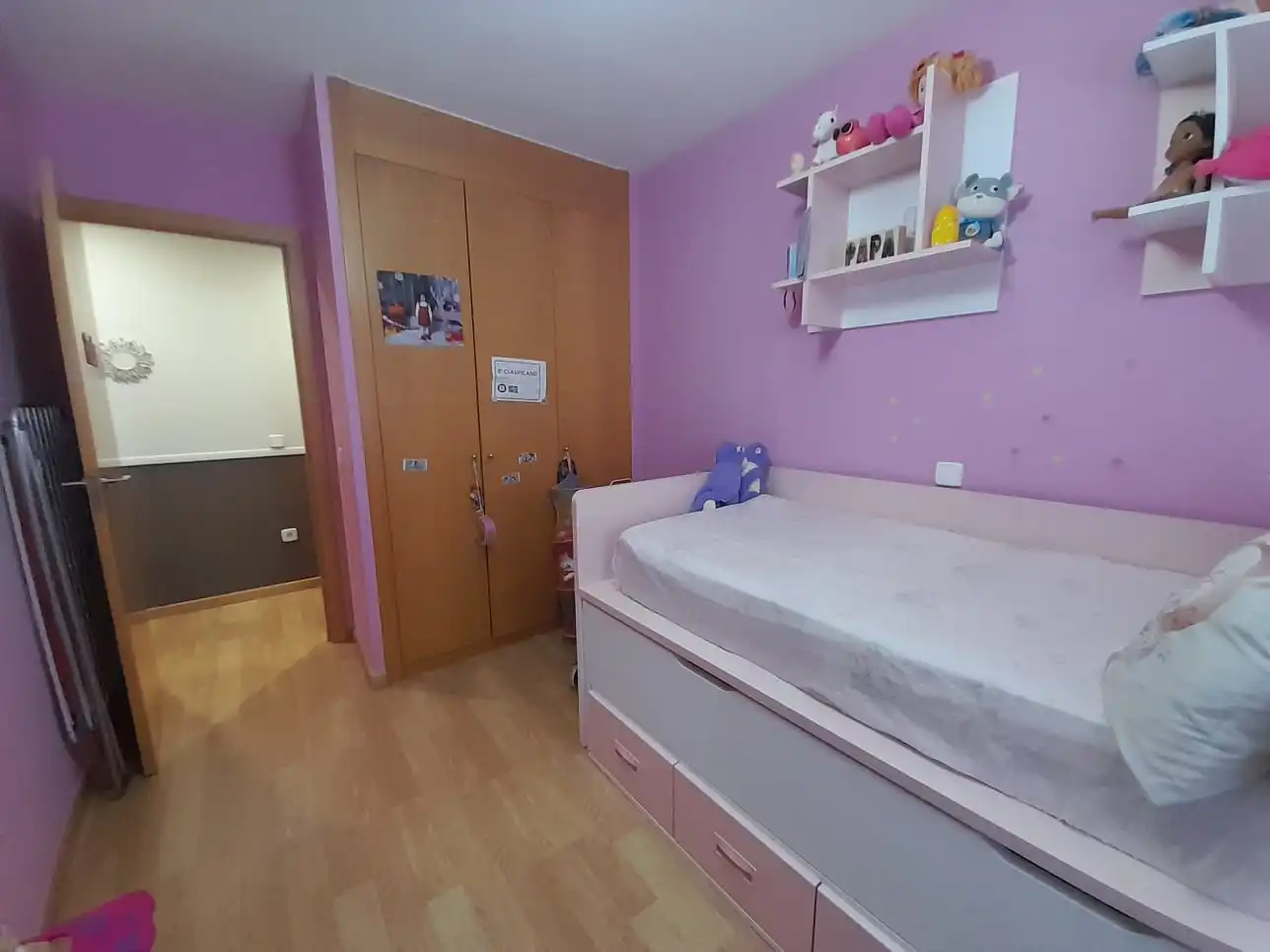 Flat for sale in Calle Lanzarote, El Poblado - Abulagar