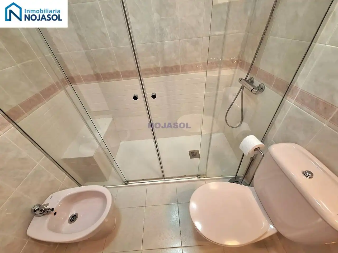 Baño de Apartamento de alquiler en Noja con Calefacción, Terraza y Amueblado