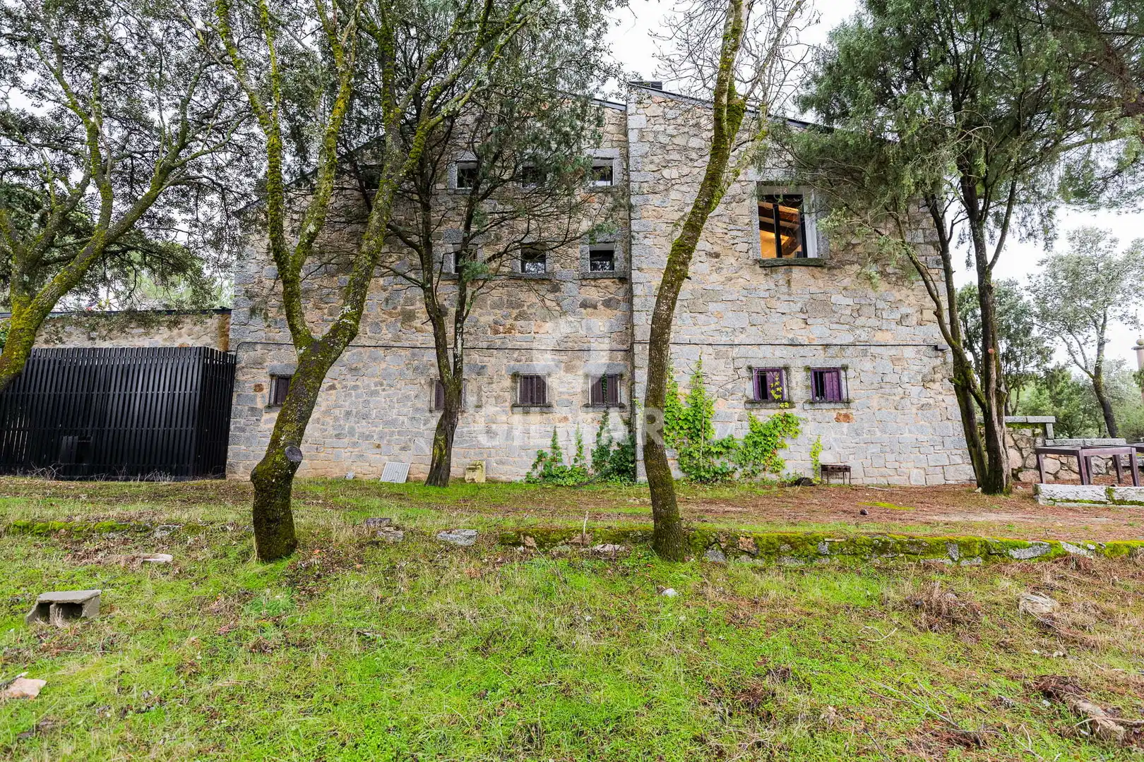 Vista exterior de Casa o xalet en venda en Collado Villalba amb Calefacció i Jardí privat