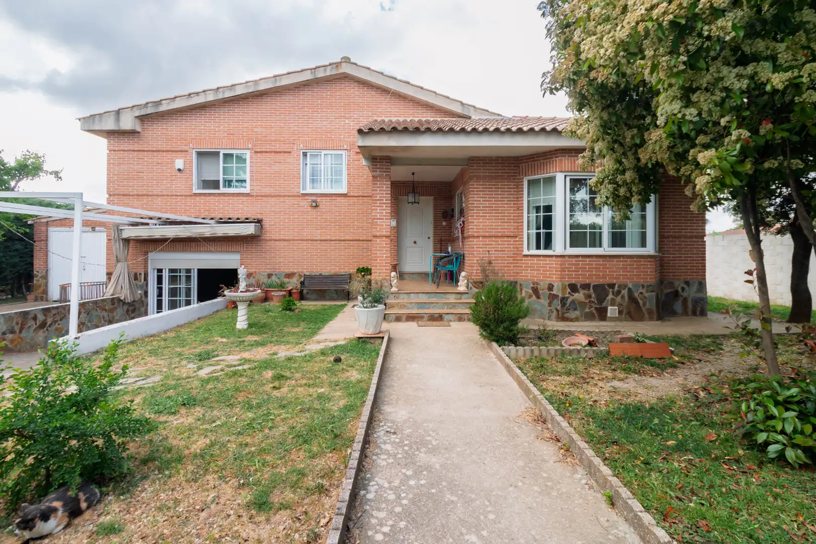 Vista exterior de Casa o chalet en venta en Nuevo Baztán con Aire acondicionado, Calefacción y Jardín privado