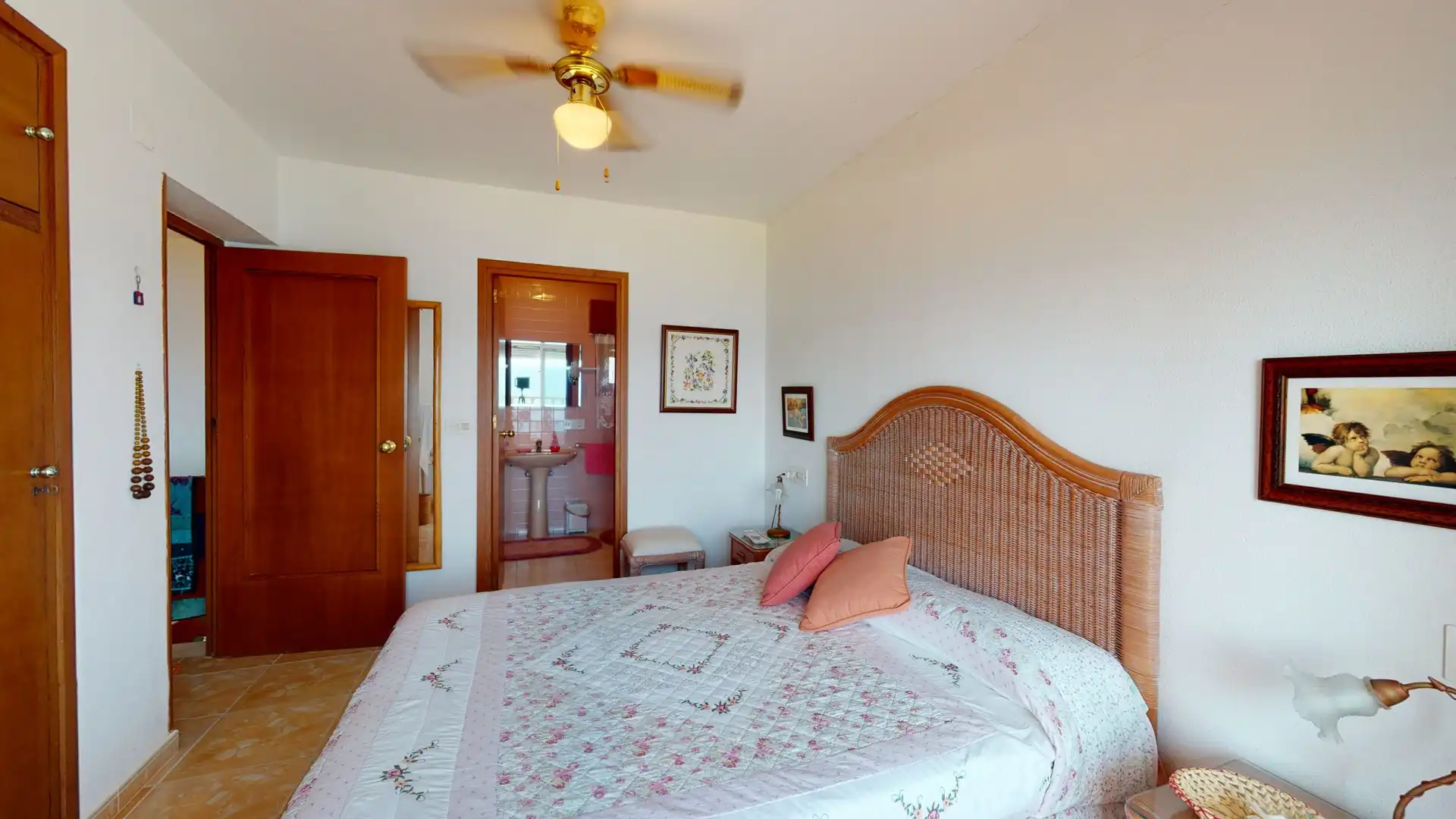 Dormitori de Casa o xalet en venda en Orihuela amb Jardí privat