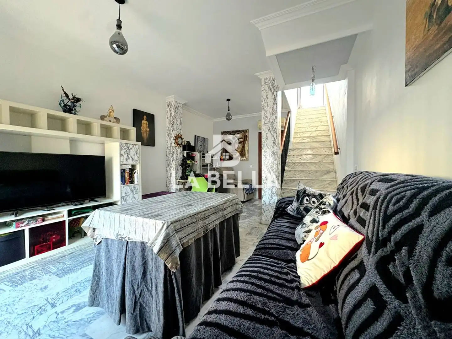 Exterior view of Houses for sale in Sevilla  with Air Conditioner and Furnished