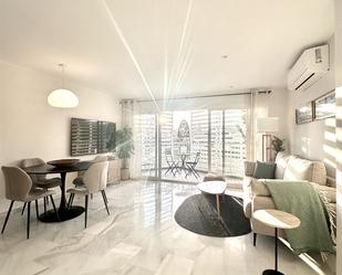 Living room of Apartment for sale in Marbella