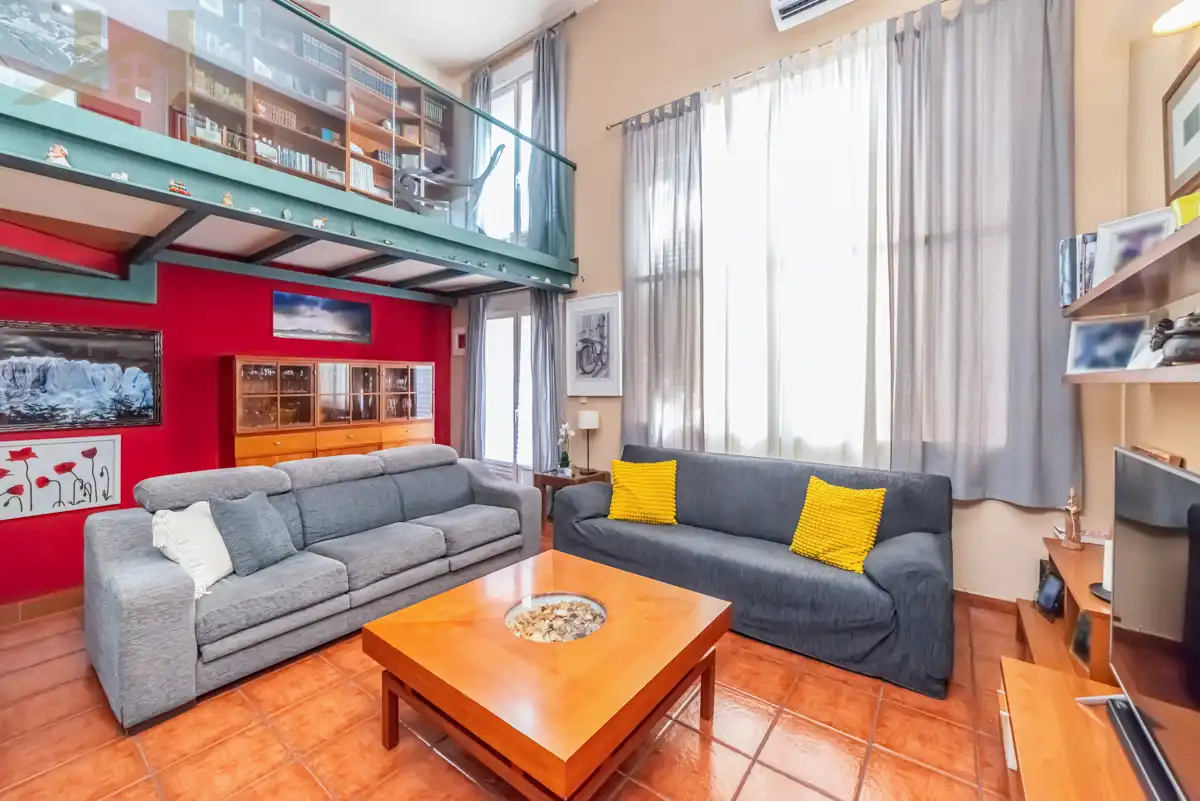 Sala de estar de Casa adosada en venta en Leganés con Aire acondicionado, Calefacción y Jardín privado