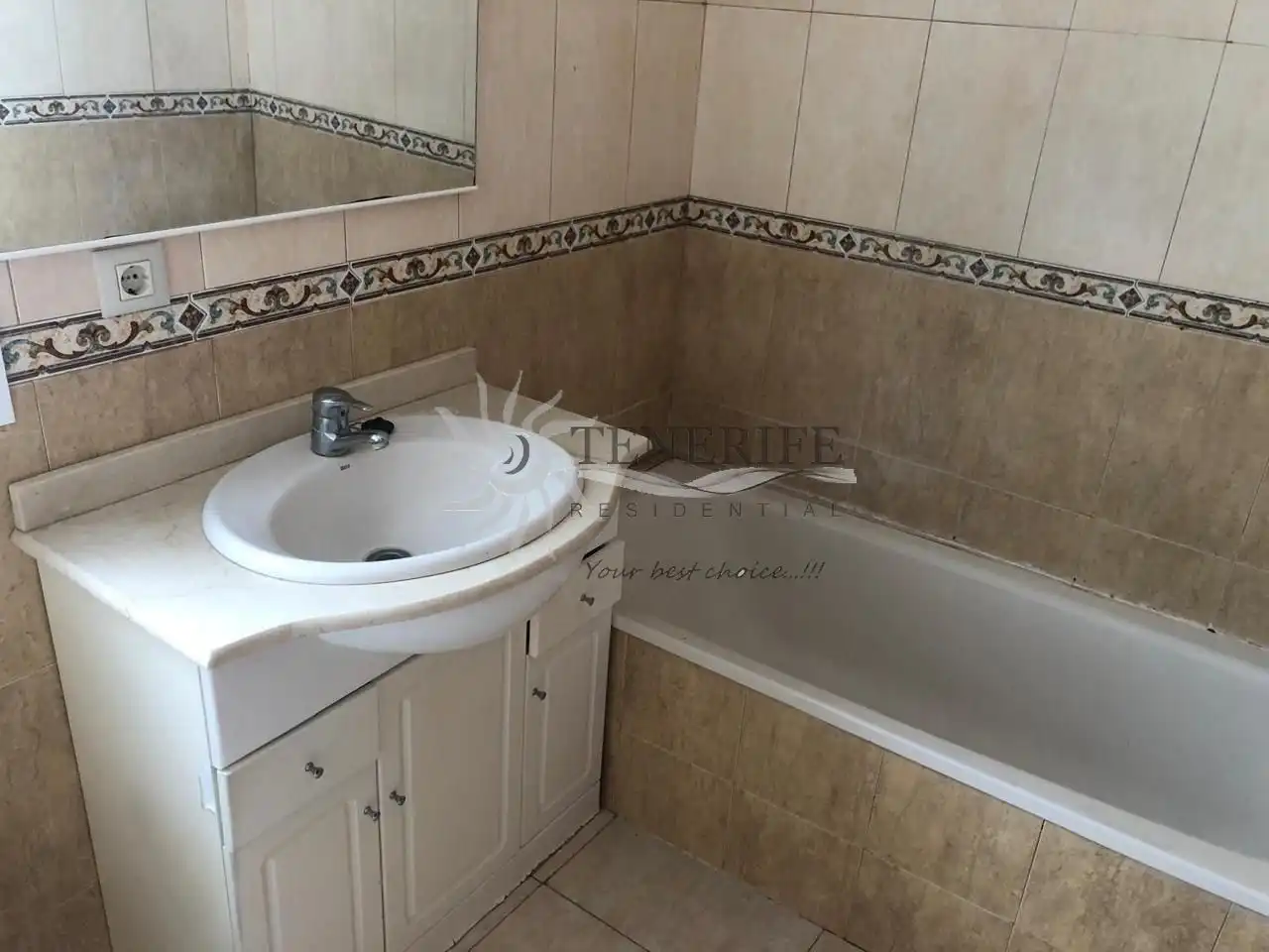 Bathroom of Flat for sale in Granadilla de Abona  with Terrace