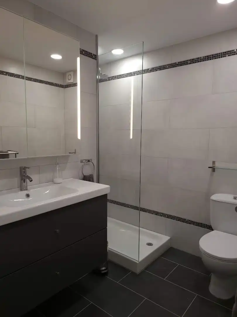 Bathroom of Duplexes for sale in Benalmádena  with Air Conditioner and Furnished