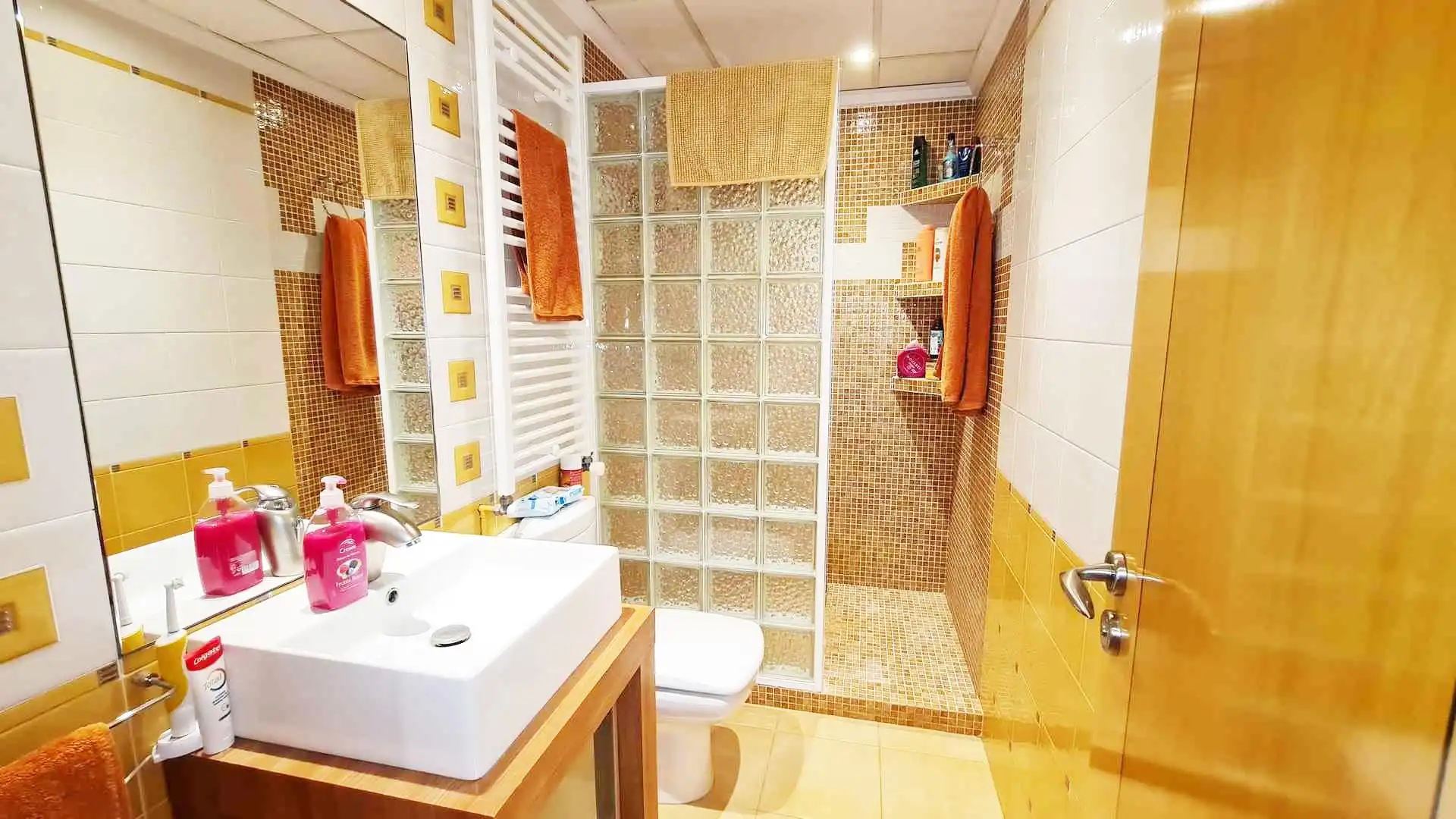 Baño de Piso en venta en Petrer con Aire acondicionado, Calefacción y Terraza