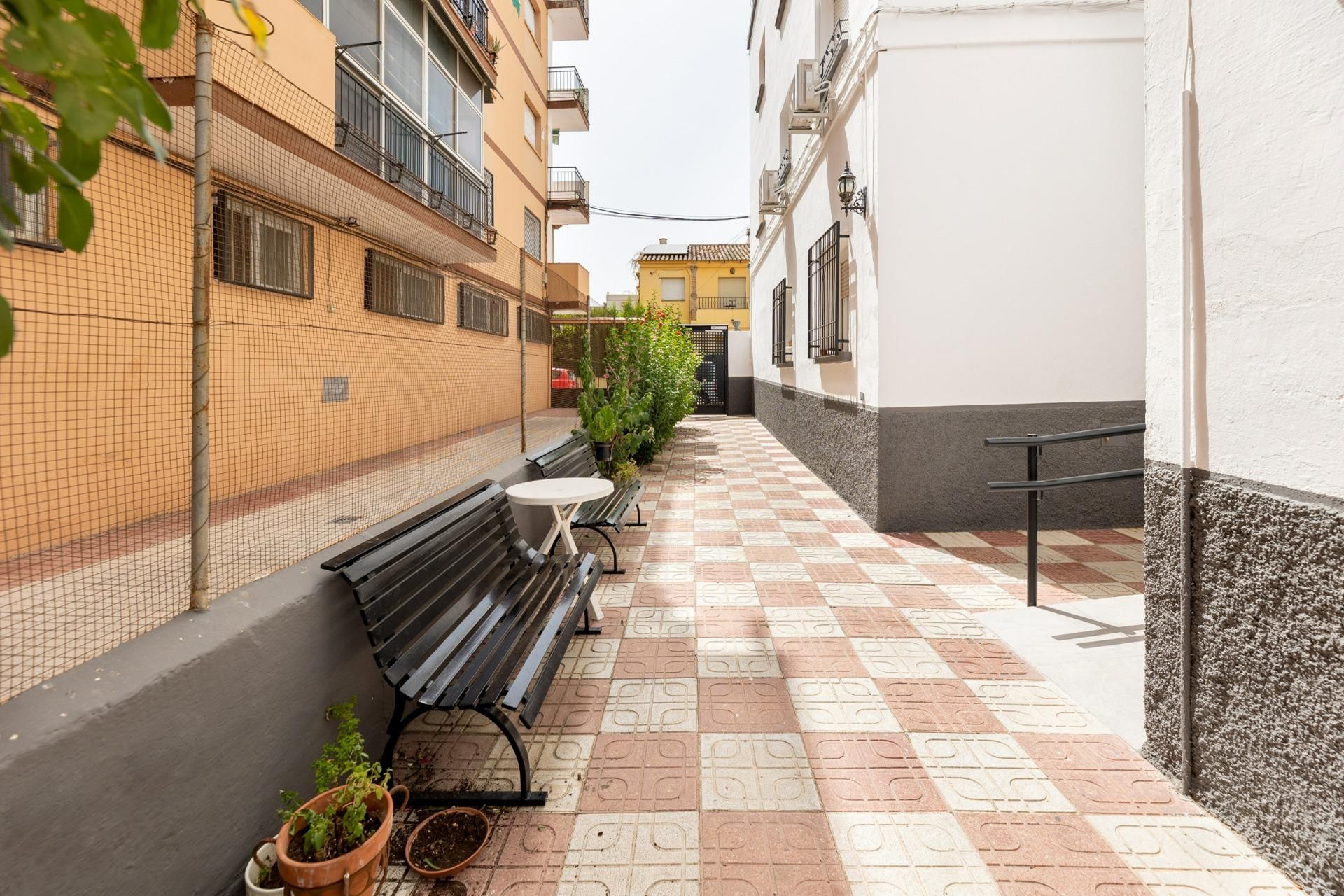 Vista exterior de Piso en venta en  Granada Capital con Aire acondicionado y Terraza