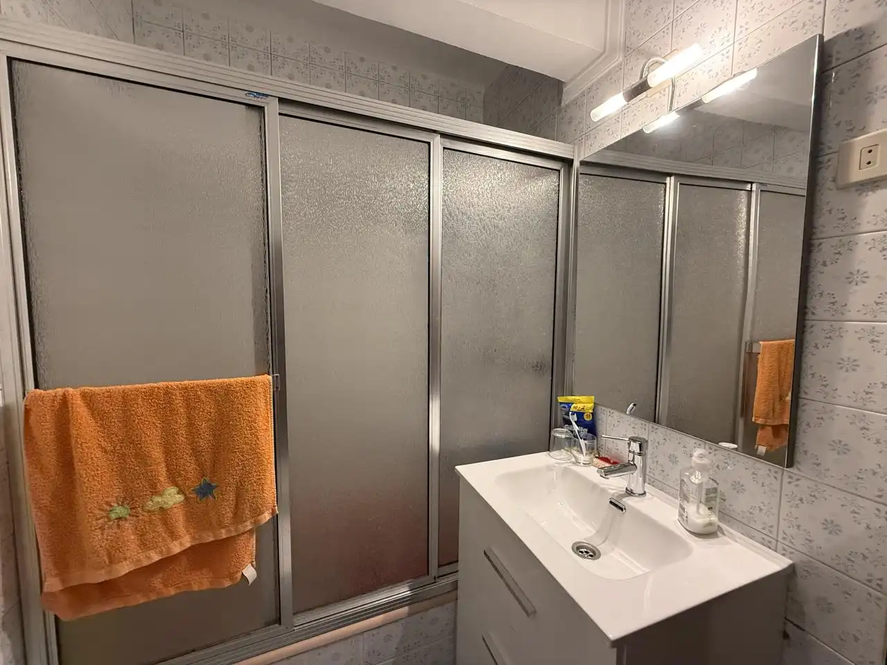 Bathroom of Flat for sale in Barakaldo   with Heating and Balcony