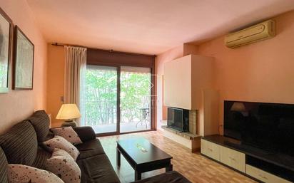 Living room of Flat for sale in Girona Capital  with Air Conditioner, Heating and Storage room