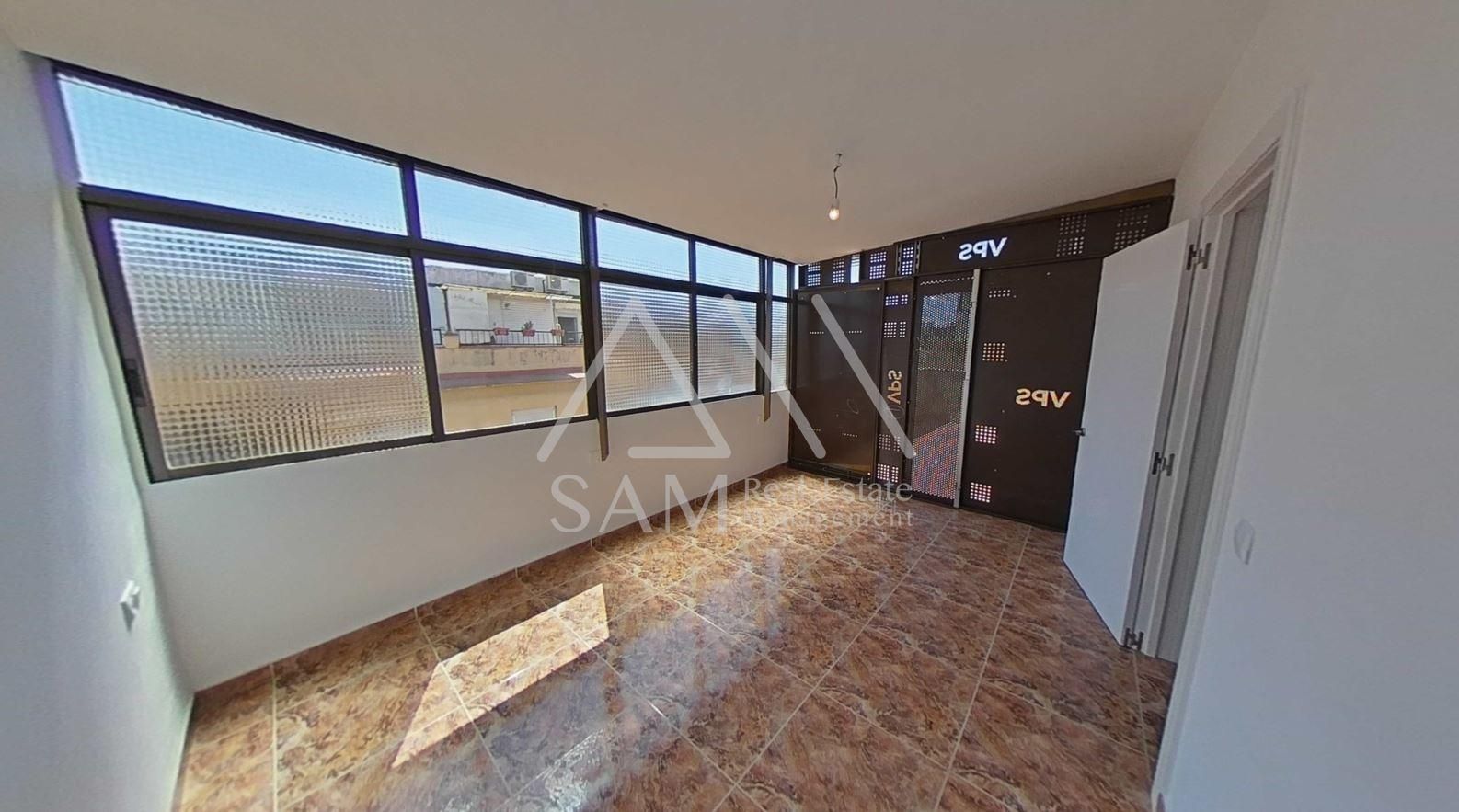 Exterior view of Attic for sale in Santa Coloma de Gramenet  with Terrace and Balcony