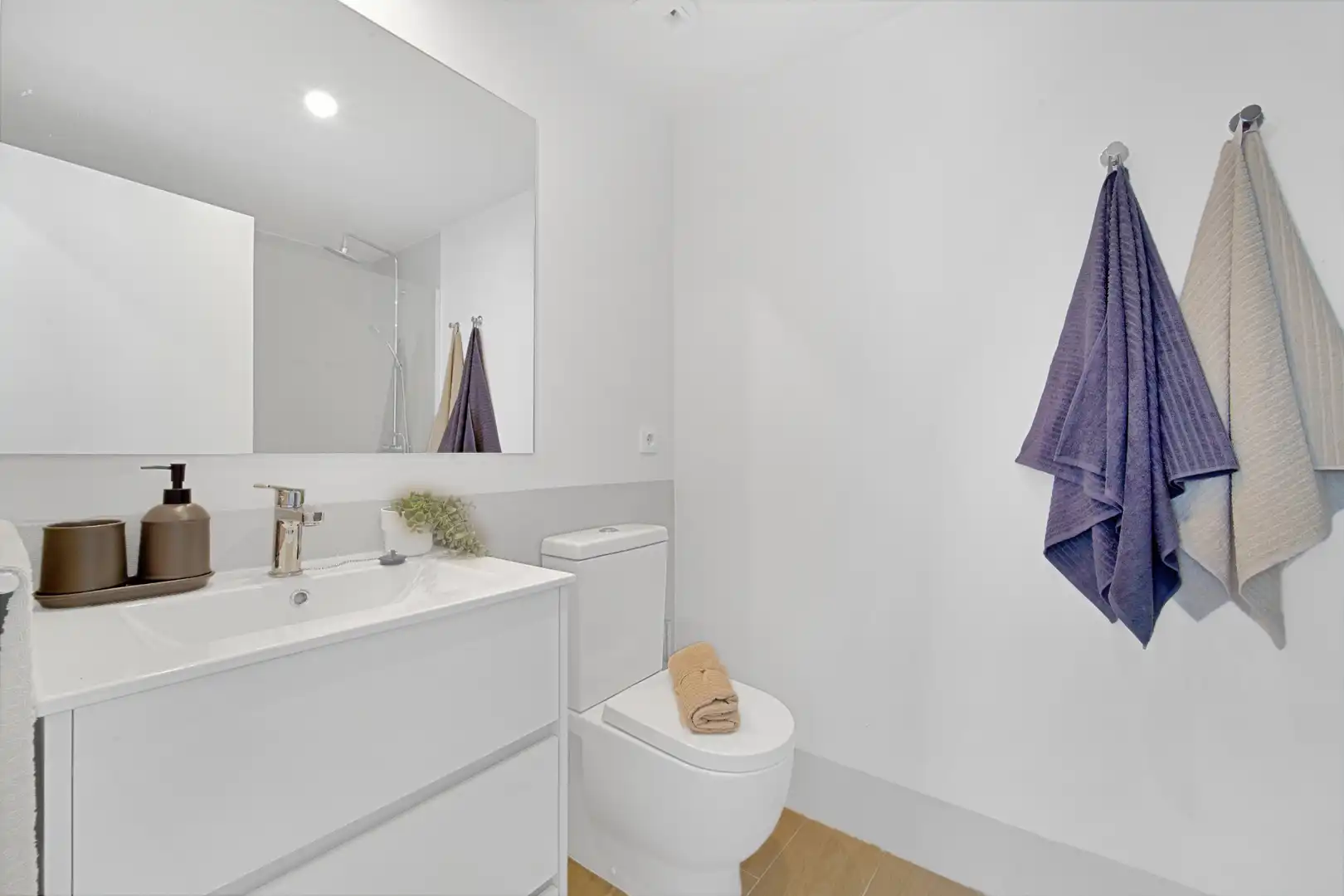 Baño de Piso en venta en Madrid con Terraza y Piscina comunitaria
