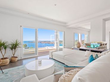 Chalet con balcón en venta en Cala Vedella-Cala Tarida