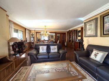 Flat with lift for sale in Eixample