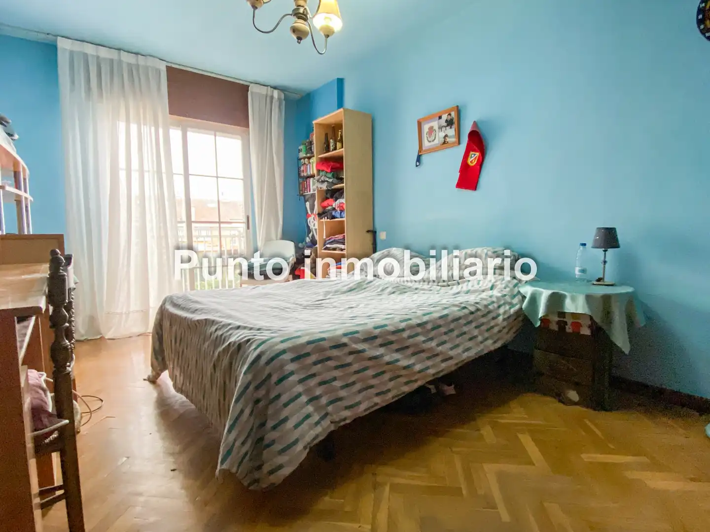 Dormitori de Casa adosada en venda en Valladolid amb Calefacció, Jardí privat i Parquet